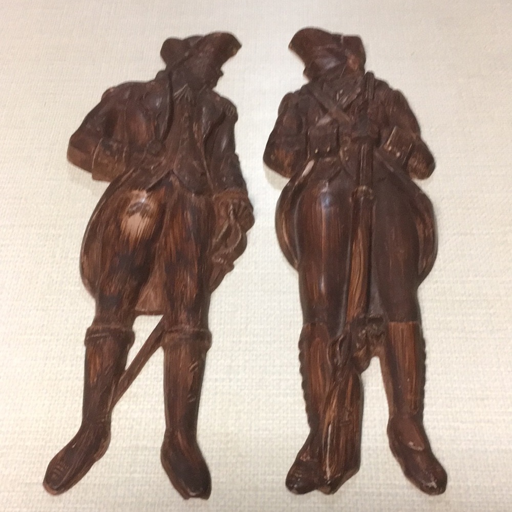 Ceramic soldiers decor wall, set of 2